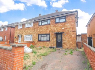 Semi-detached house to rent in Tythe Road, Luton LU4