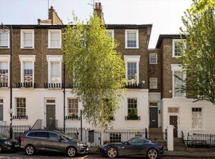 Terraced house for sale in Hemingford Road, London N1