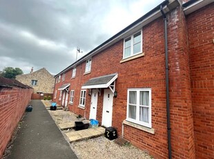 Terraced house to rent in Central Road, Yeovil, Somerset BA20