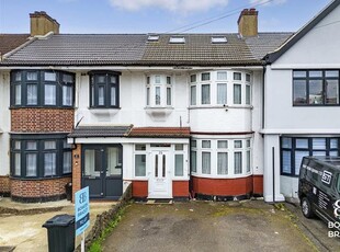 Terraced house to rent in Fullwell Avenue, Ilford IG6