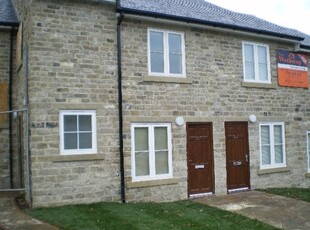 Terraced house to rent in Longley, Almondbury, Huddersfield HD4