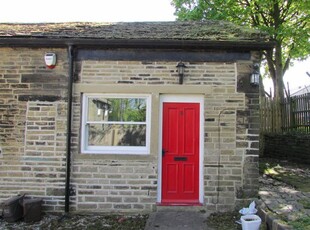 Terraced house to rent in Ovenden Road, Ovenden, Halifax HX3