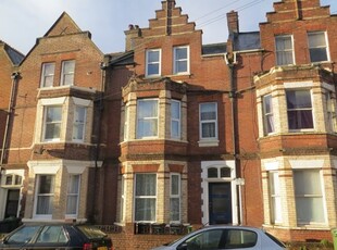 Town house to rent in Haldon Road, Exeter EX4