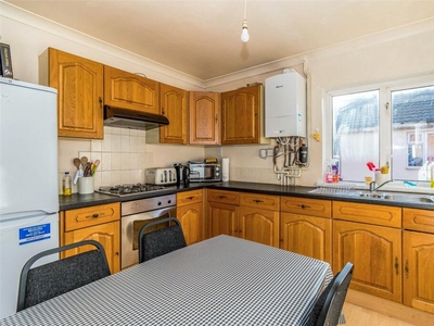 3 bedroom flat for rent in Portswood Road, Southampton, Hampshire, SO17