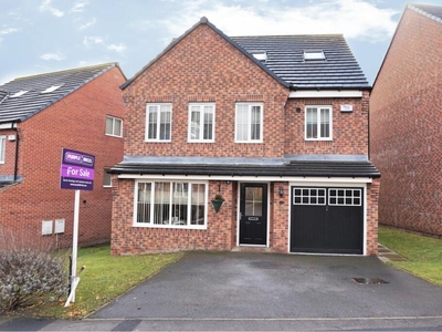 4 bedroom detached house for sale in Waggon Road, Middleton, LS10