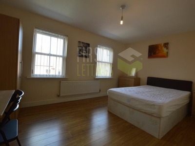 4 bedroom terraced house for rent in Eastleigh Road, West End, LE3