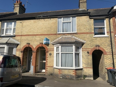 4 bedroom terraced house for rent in Guildford Road, Canterbury, CT1