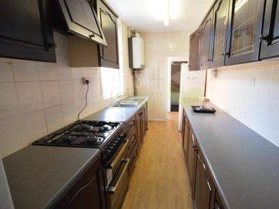 4 bedroom terraced house for rent in Welford Road, Clarendon Park, LE2