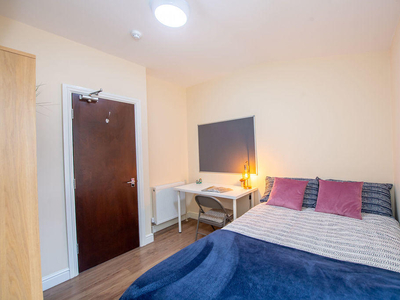 5 bedroom terraced house for rent in Guelph Street, Kensington Fields, Liverpool, L7