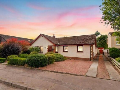 4 Bedroom Detached Bungalow For Sale In 16 The Meadows, Peebles