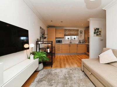 1 Bedroom Flat For Sale In Brentwood, Essex