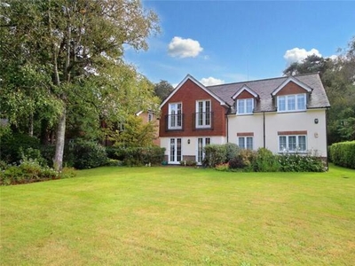 2 Bedroom Apartment For Sale In Ringwood, Hampshire