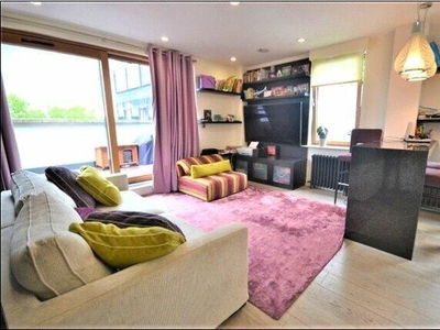 2 Bedroom Flat For Rent In
Oval Road