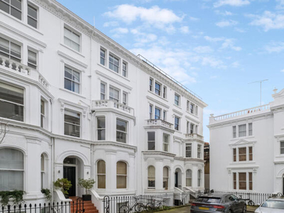 2 Bedroom Flat For Sale In
Campden Hill