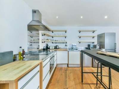 2 Bedroom Mews Property For Rent In Marylebone, London
