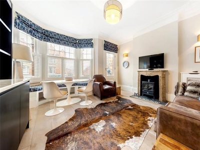 2 bedroom property to let in New Kings Road London SW6