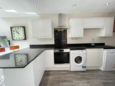 3 Bedroom Apartment For Rent In West Bridgford