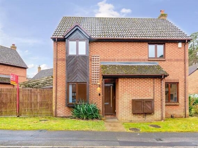 3 Bedroom Detached House For Sale In Crowthorne, Berkshire
