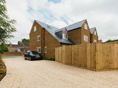 3 Bedroom End Of Terrace House For Sale In Bloxham
