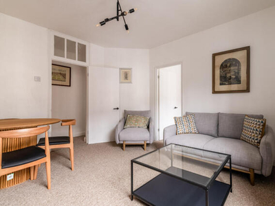 3 Bedroom Flat For Rent In - Frampton St, London