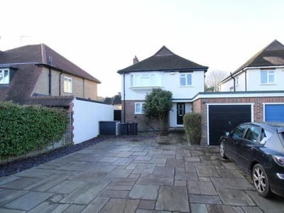 3 Bedroom Link Detached House For Sale In Bromley