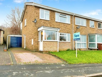 3 Bedroom Semi-detached House For Sale In Banbury