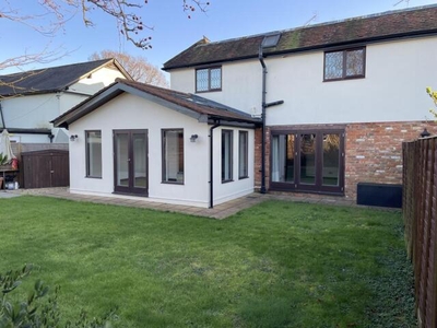 3 Bedroom Semi-detached House For Sale In Holmer Green