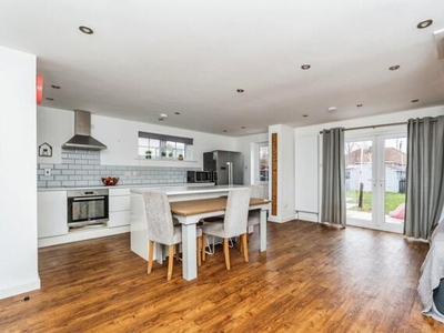 3 Bedroom Semi-detached House For Sale In Totton, Southampton
