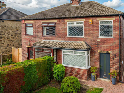 3 Bedroom Semi-detached House For Sale In West Yorkshire, Uk