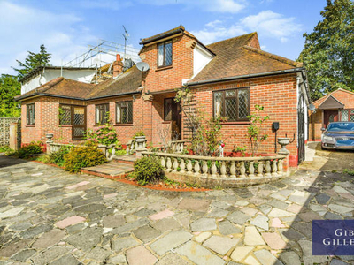 4 Bedroom Detached House For Rent In Rickmansworth