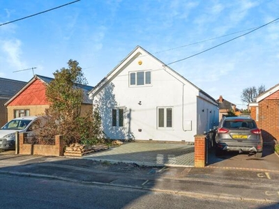 4 Bedroom Detached House For Sale In Totton, Southampton