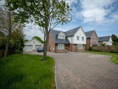 4 Bedroom Detached House For Sale In Weeley, Colchester
