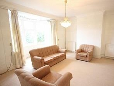 4 Bedroom Semi-detached House For Rent In Ealing, London