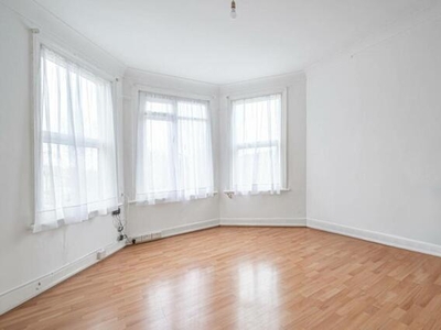 4 Bedroom Terraced House For Rent In North Finchley, London