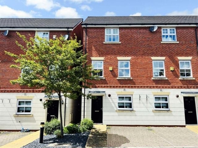 4 Bedroom Town House For Sale In Hale