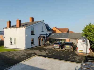 5 Bedroom Detached House For Sale In Castleford, West Yorkshire
