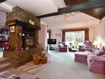 5 Bedroom Detached House For Sale In Faversham