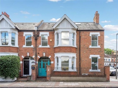 5 Bedroom House For Sale In
East Putney