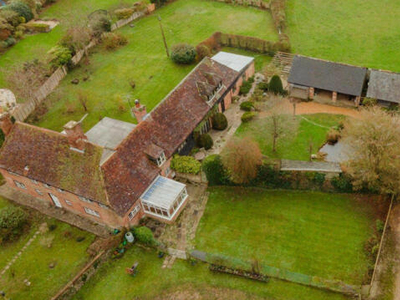 7 Bedroom Farm House For Sale In Hampshire