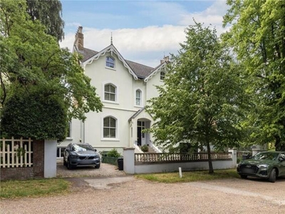9 Bedroom Detached House For Sale In London