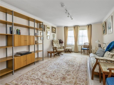 2 bed ground floor flat for sale in Morningside
