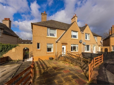 2 bed lower flat for sale in Chesser