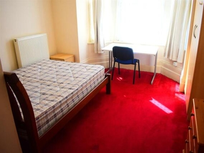 2 Bedroom House Share For Rent In Southsea