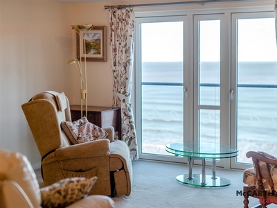 2 Bedroom Retirement Apartment For Sale in Scarborough, Yorkshire