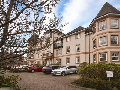 3 bed first floor flat for sale in Greenbank