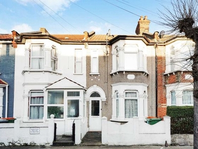 4 bedroom terraced house for sale London, E12 5JL