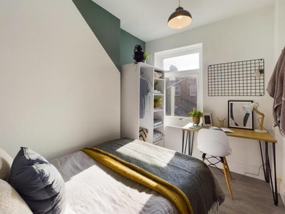 4 Bedroom Apartment Birkenhead Merseyside