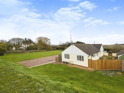 Ferry Bank, Southery, Downham Market - 6 bedroom detached bungalow