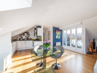 Flat in Greencroft Gardens, South Hampstead, NW6
