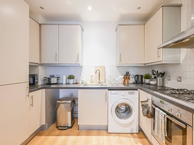 Flat in McCabe Court, Canning Town, E16